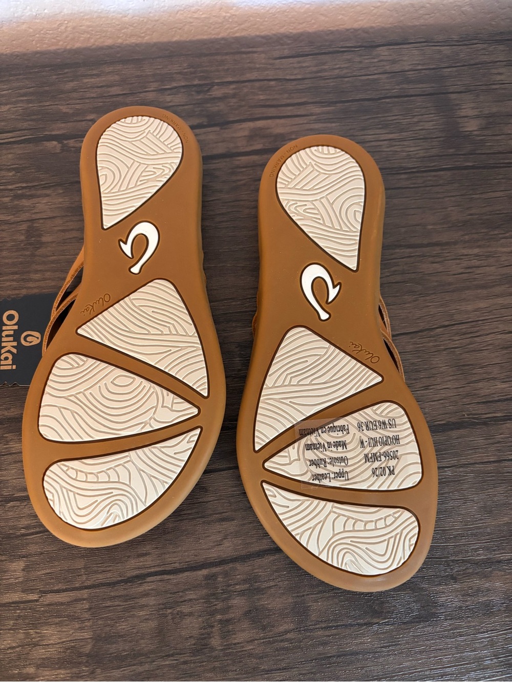 New OluKai sandals size 6 - Picture 5 of 5